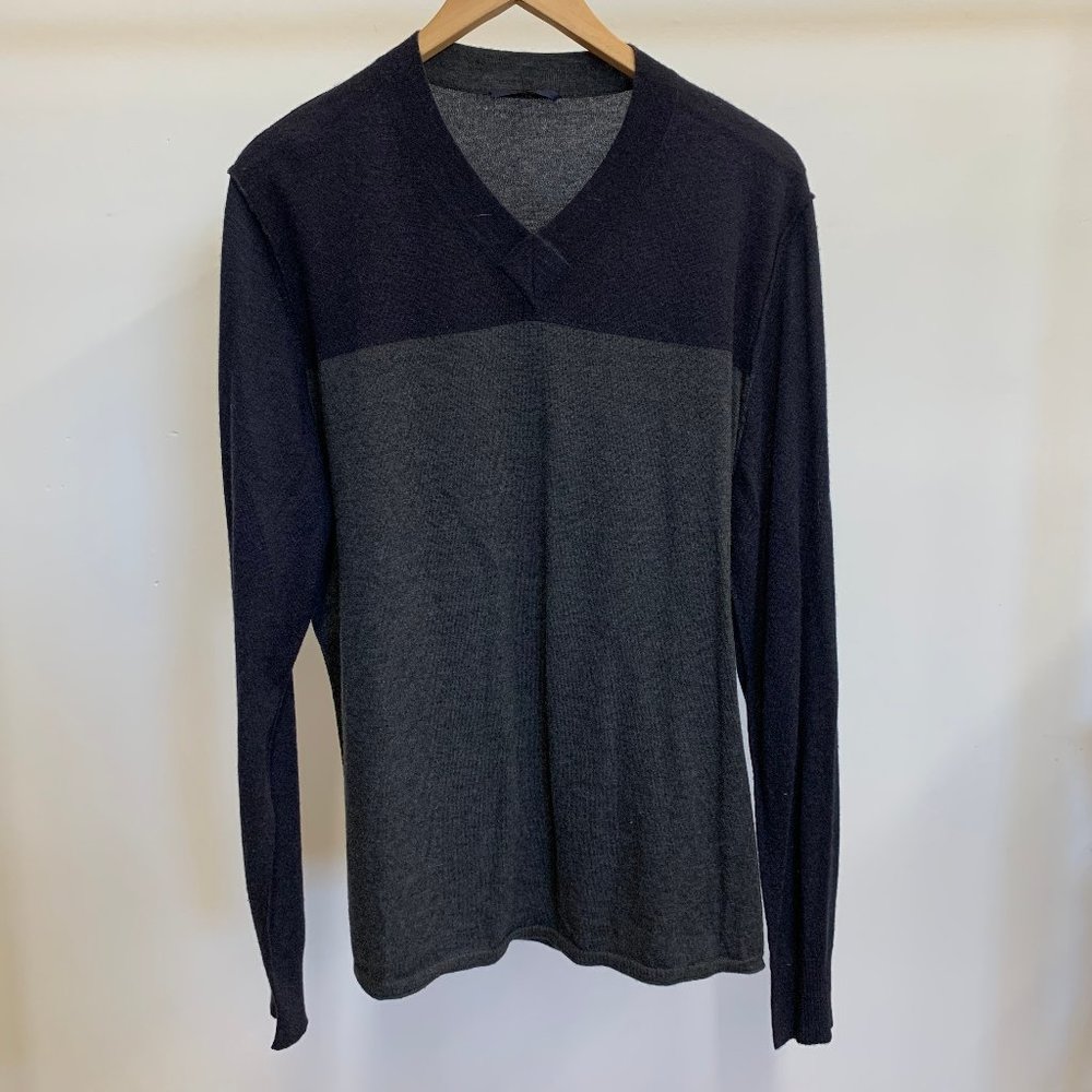 Elie Tahari Cashmere Sweater
